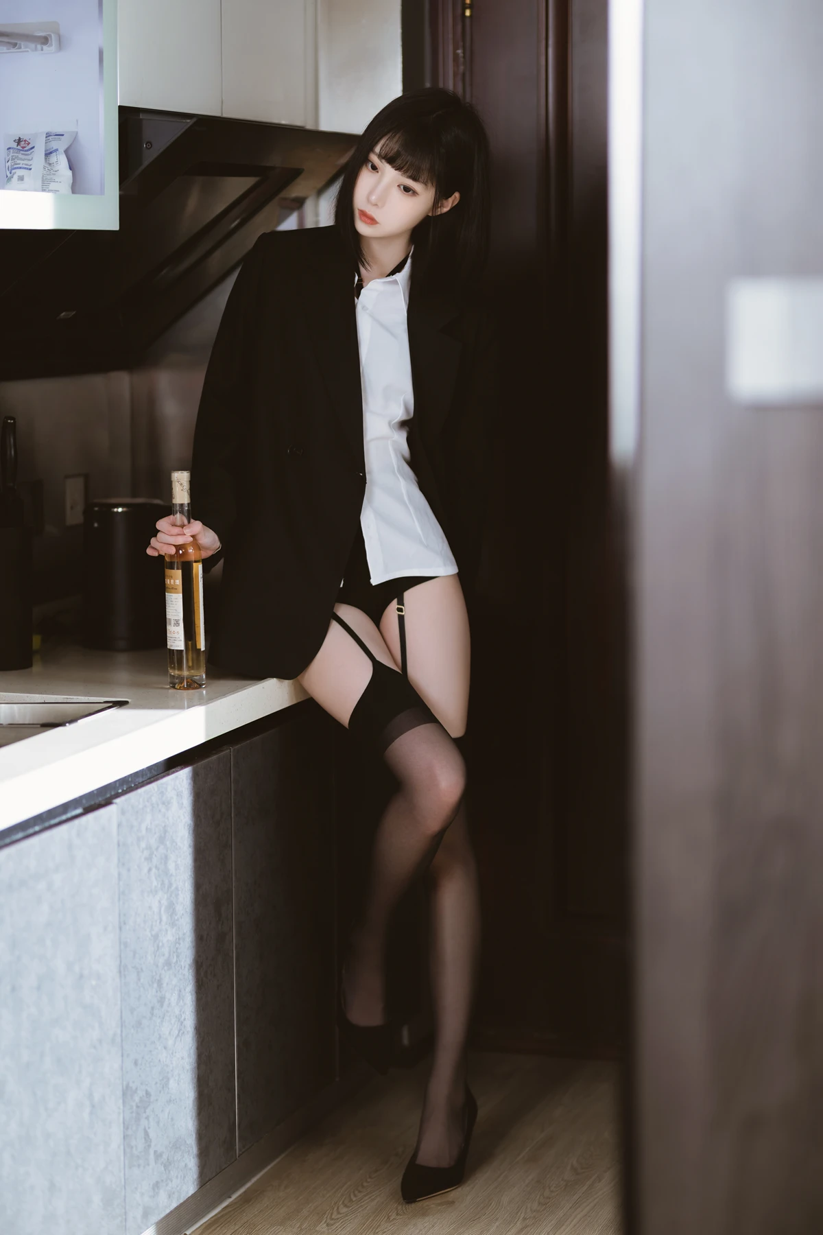 【在线套图】许岚LAN – 醉酒OL